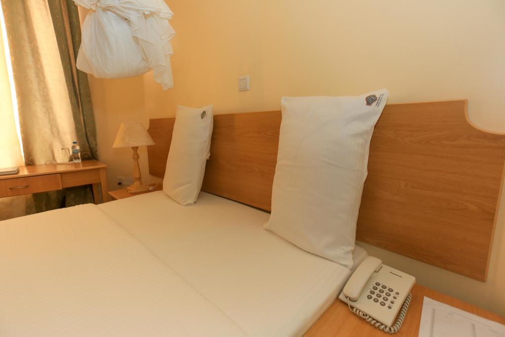 Faraja Hotel Ruhengeri ภายนอก รูปภาพ
