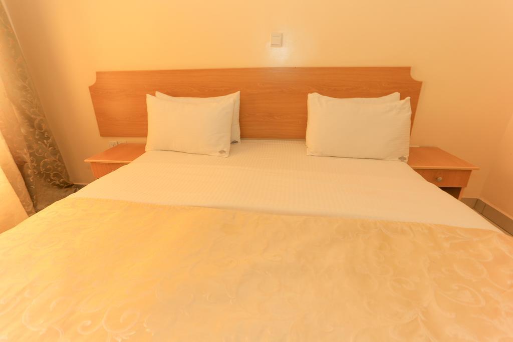 Faraja Hotel Ruhengeri ภายนอก รูปภาพ
