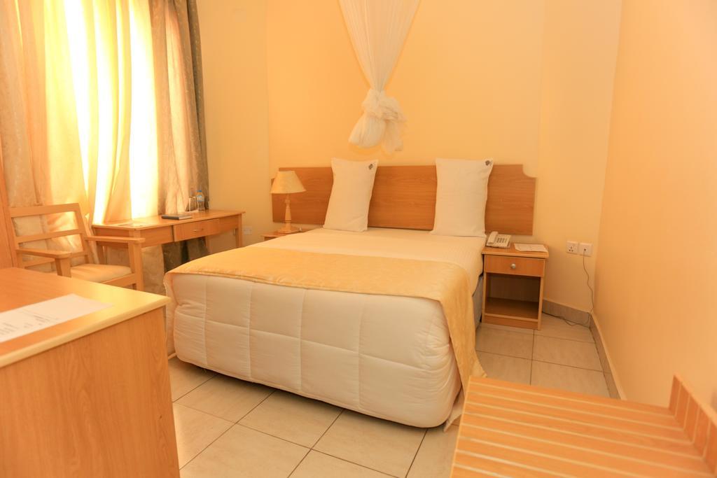 Faraja Hotel Ruhengeri ภายนอก รูปภาพ