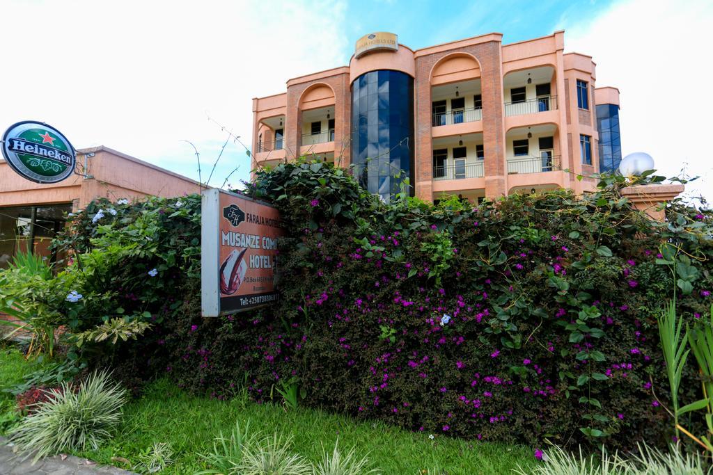 Faraja Hotel Ruhengeri ภายนอก รูปภาพ
