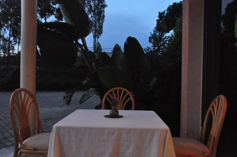 Faraja Hotel Ruhengeri ภายนอก รูปภาพ