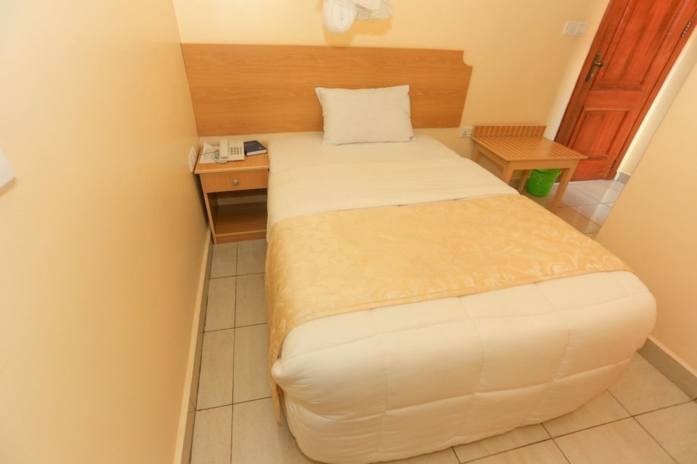 Faraja Hotel Ruhengeri ภายนอก รูปภาพ